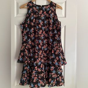 Size small Kensie mini dress. Black with beautiful floral print.